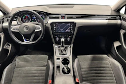 ruskea (beige) Volkswagen Passat 2020 kuva 7.