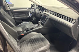 ruskea (beige) Volkswagen Passat 2020 kuva 14.