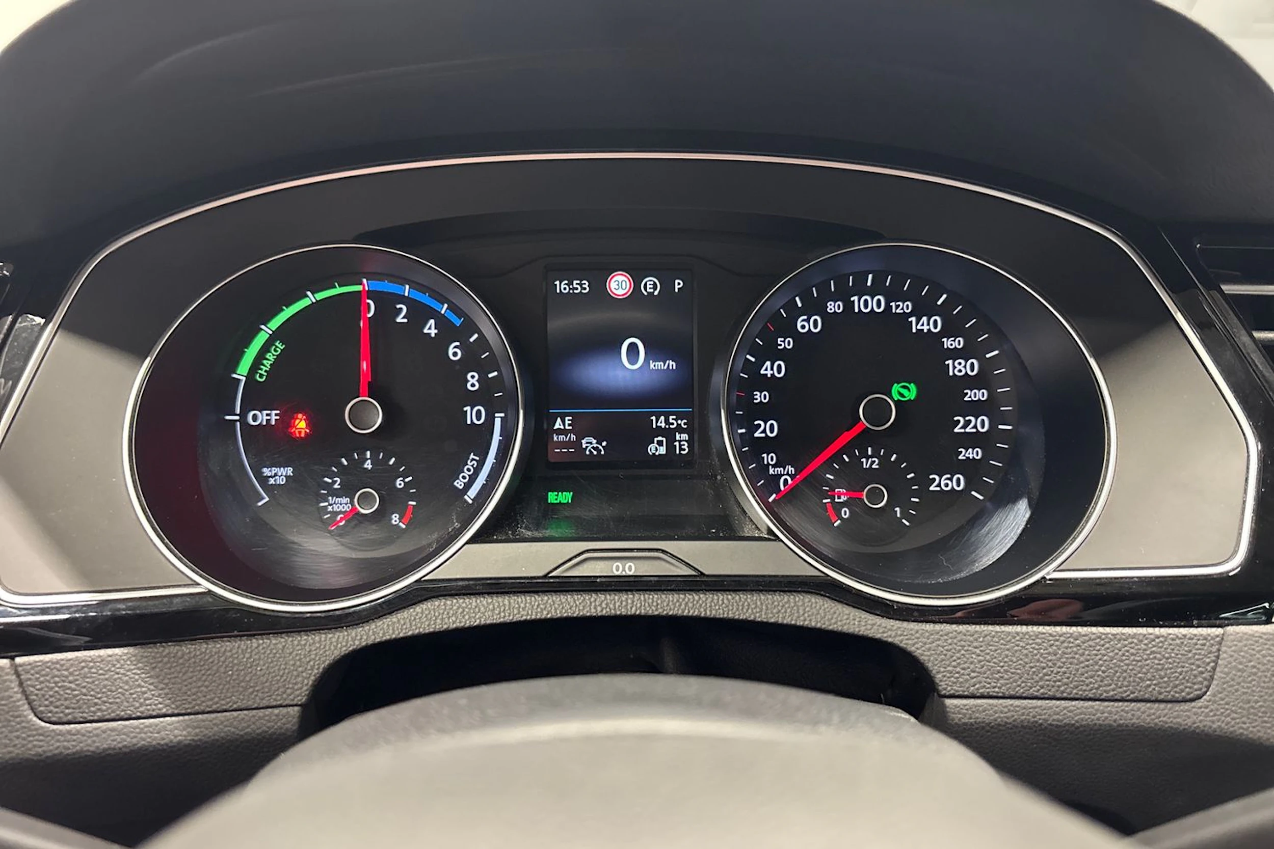 ruskea (beige) Volkswagen Passat 2020 kuva 18.