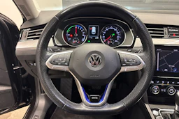 ruskea (beige) Volkswagen Passat 2020 kuva 19.