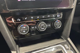ruskea (beige) Volkswagen Passat 2020 kuva 22.
