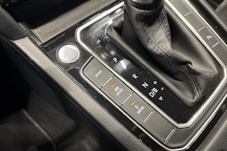 ruskea (beige) Volkswagen Passat 2020 kuva 23.