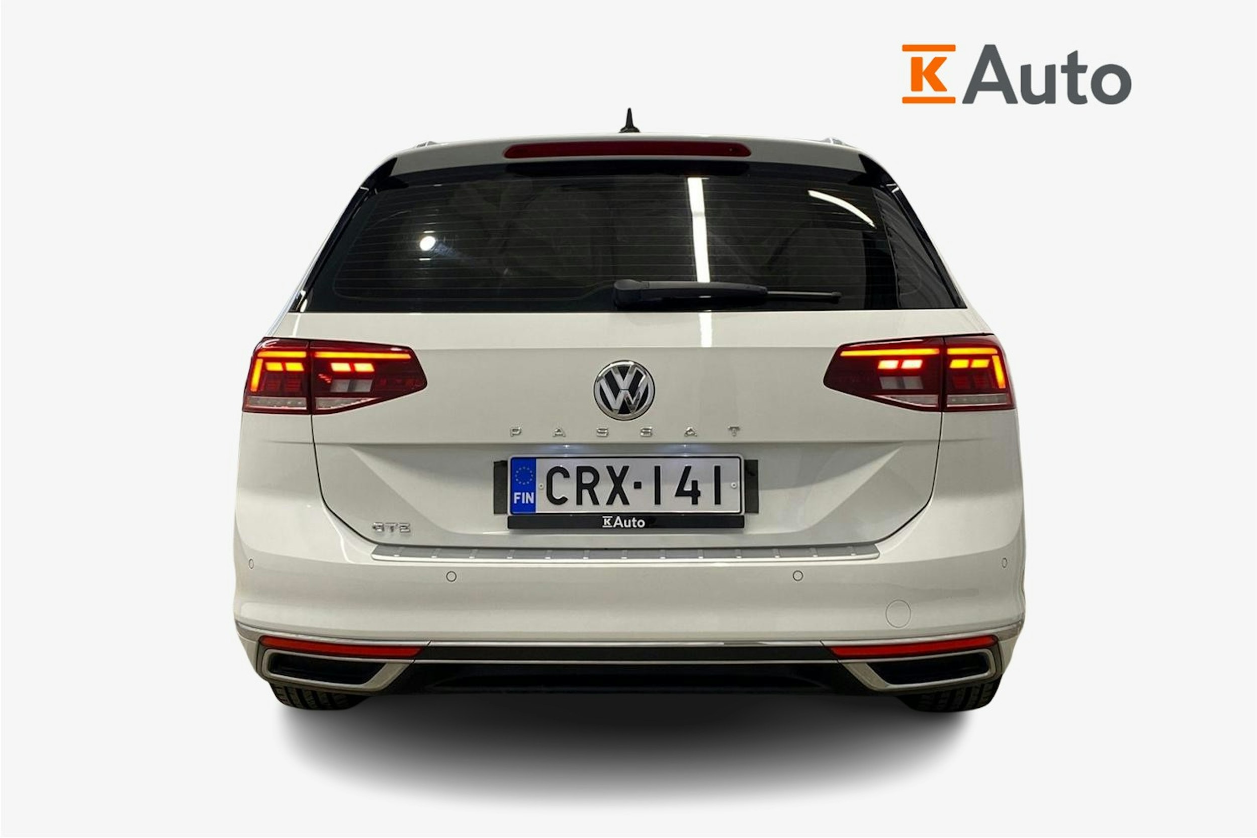 valkoinen Volkswagen Passat 2020 kuva 3.