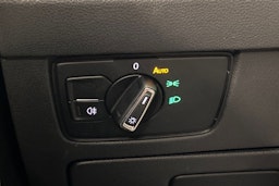 valkoinen Volkswagen Passat 2020 kuva 18.