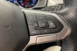 valkoinen Volkswagen Passat 2020 kuva 20.