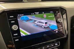 valkoinen Volkswagen Passat 2020 kuva 25.