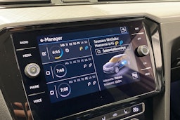 valkoinen Volkswagen Passat 2020 kuva 26.