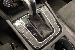 valkoinen Volkswagen Passat 2020 kuva 28.