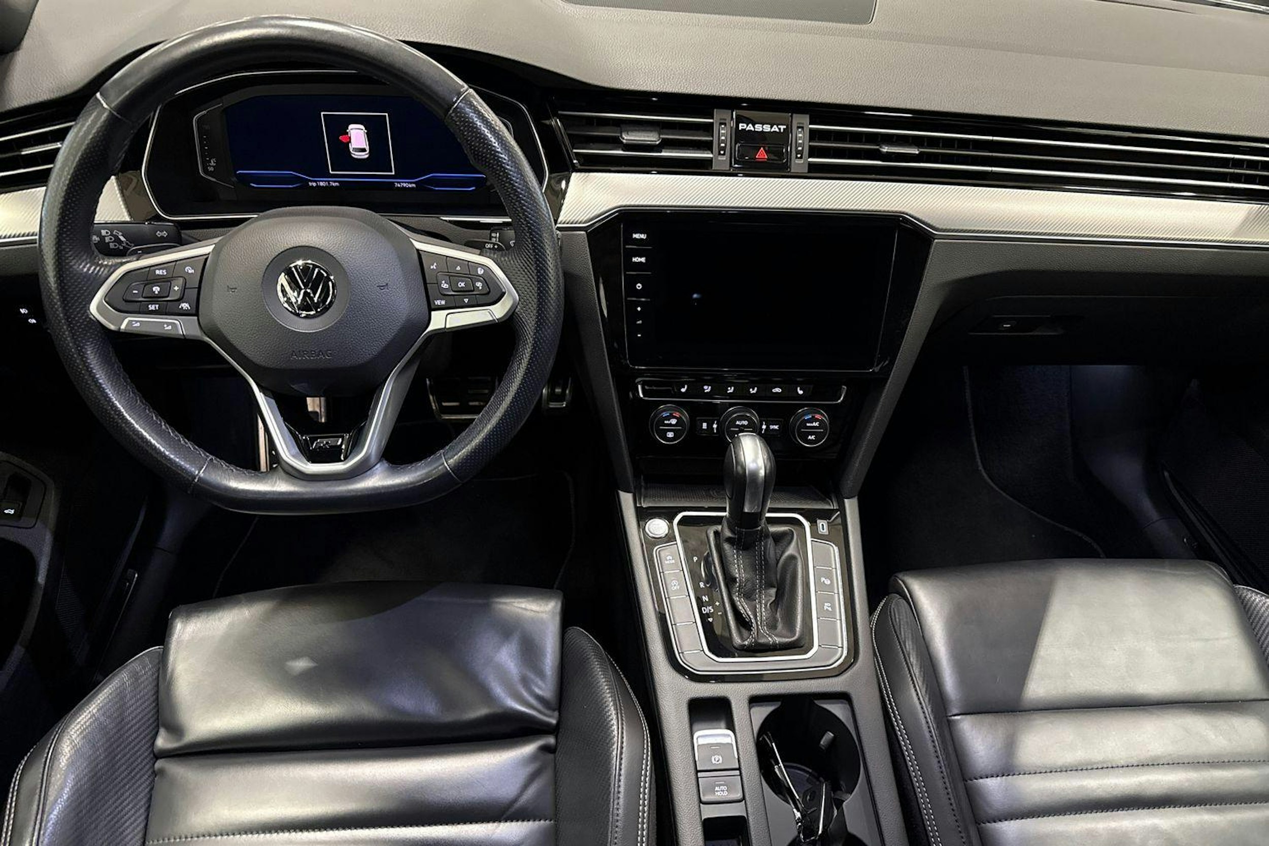 valkoinen Volkswagen Passat 2020 kuva 9.