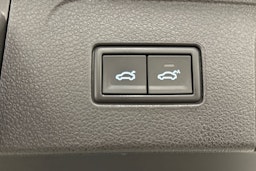 valkoinen Volkswagen Passat 2020 kuva 15.