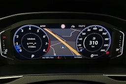 valkoinen Volkswagen Passat 2020 kuva 17.
