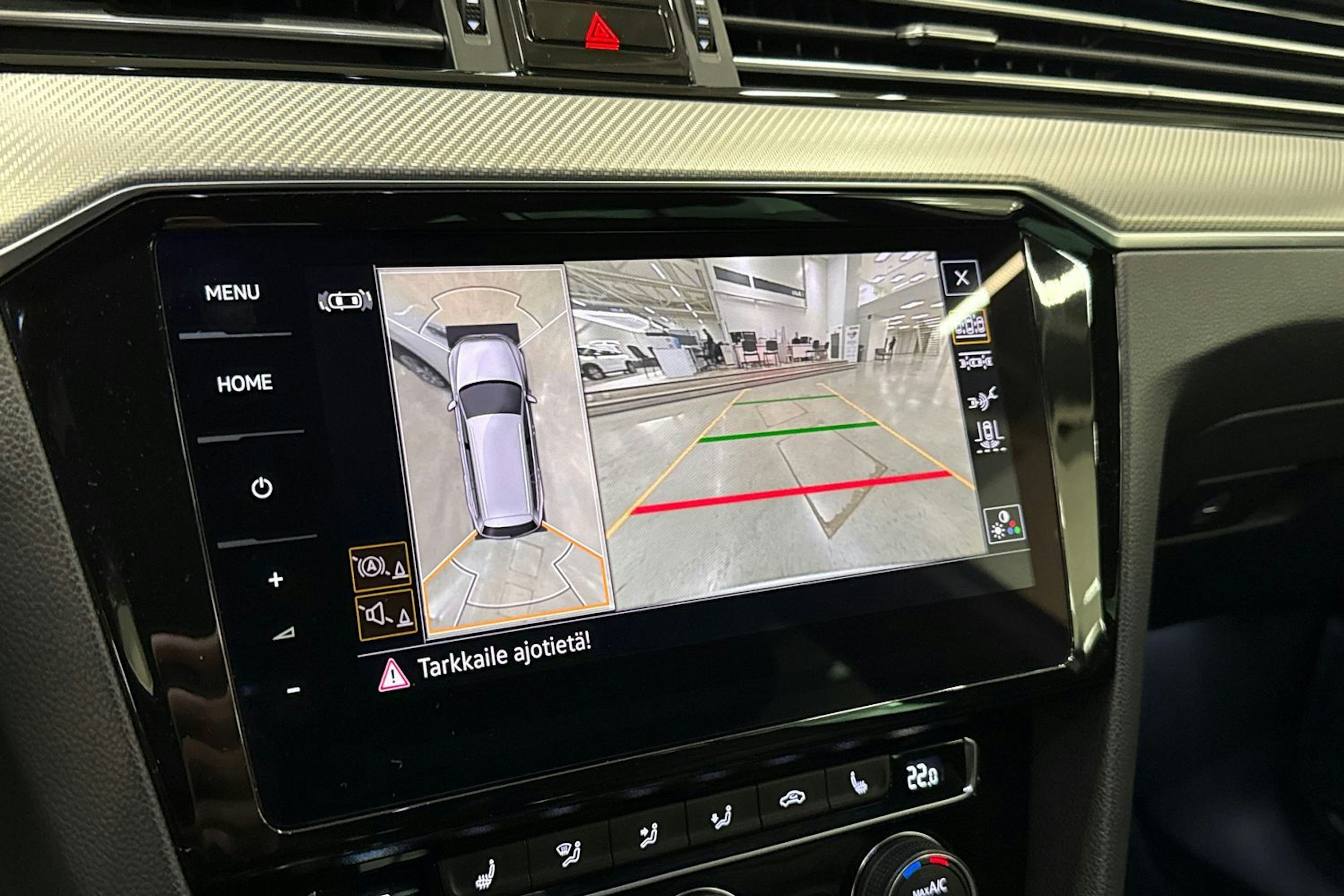 valkoinen Volkswagen Passat 2020 kuva 23.