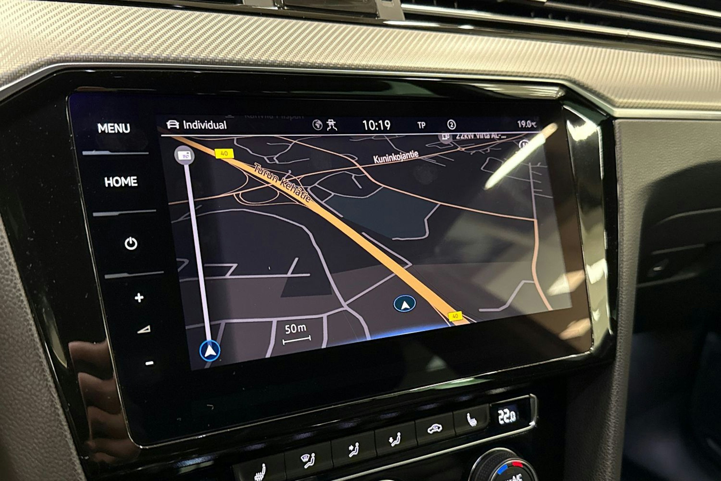 valkoinen Volkswagen Passat 2020 kuva 25.