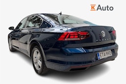 sininen Volkswagen Passat 2020 kuva 2.