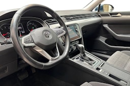 sininen Volkswagen Passat 2020 kuva 7.