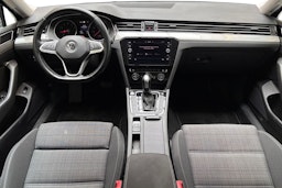 sininen Volkswagen Passat 2020 kuva 9.