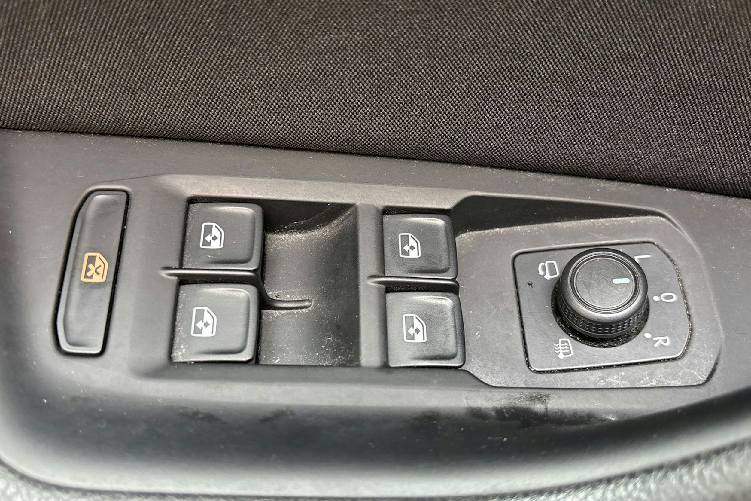 sininen Volkswagen Passat 2020 kuva 19.
