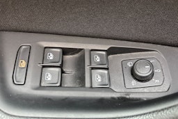 sininen Volkswagen Passat 2020 kuva 19.