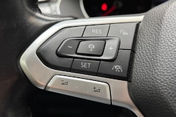 sininen Volkswagen Passat 2020 kuva 21.