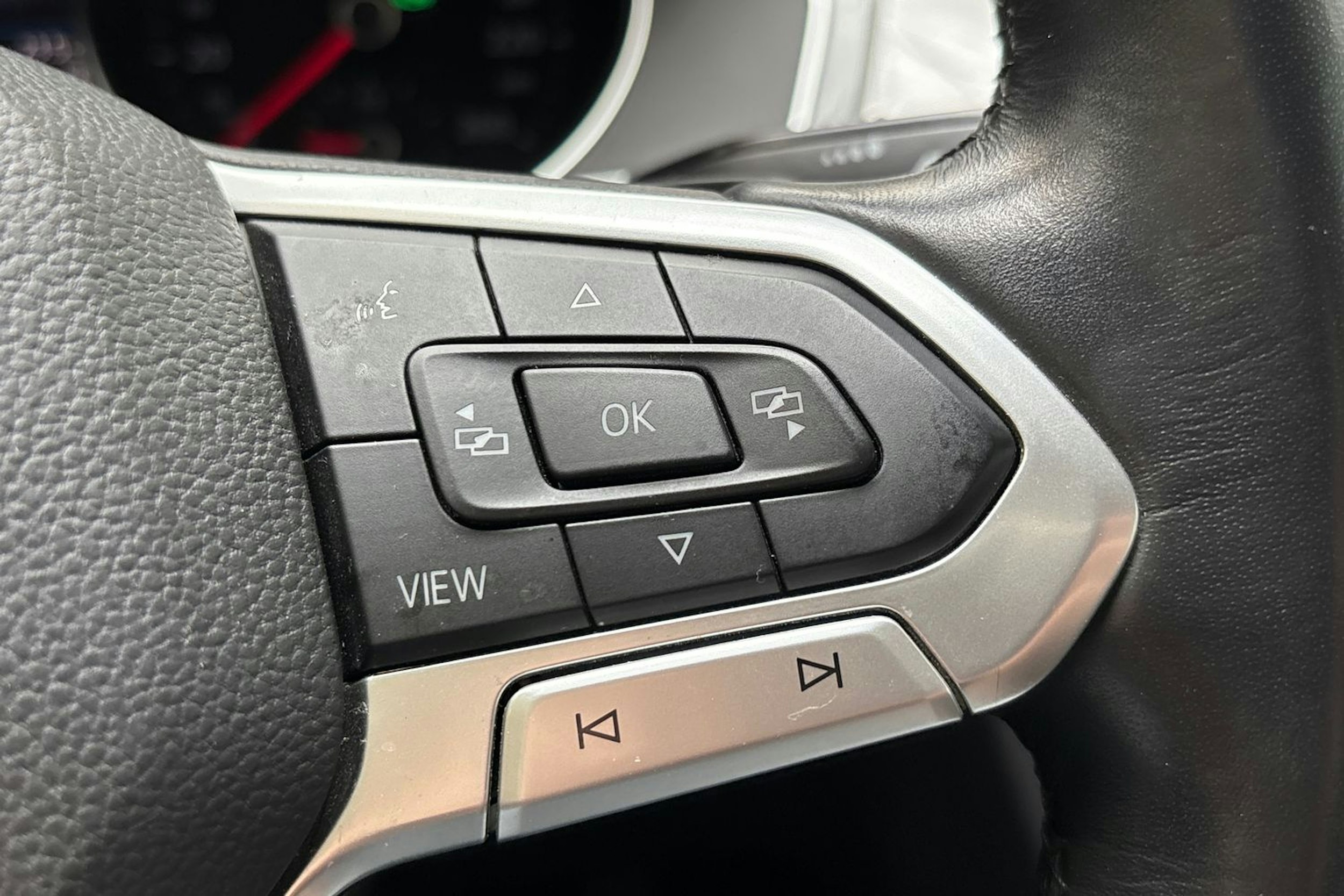 sininen Volkswagen Passat 2020 kuva 22.