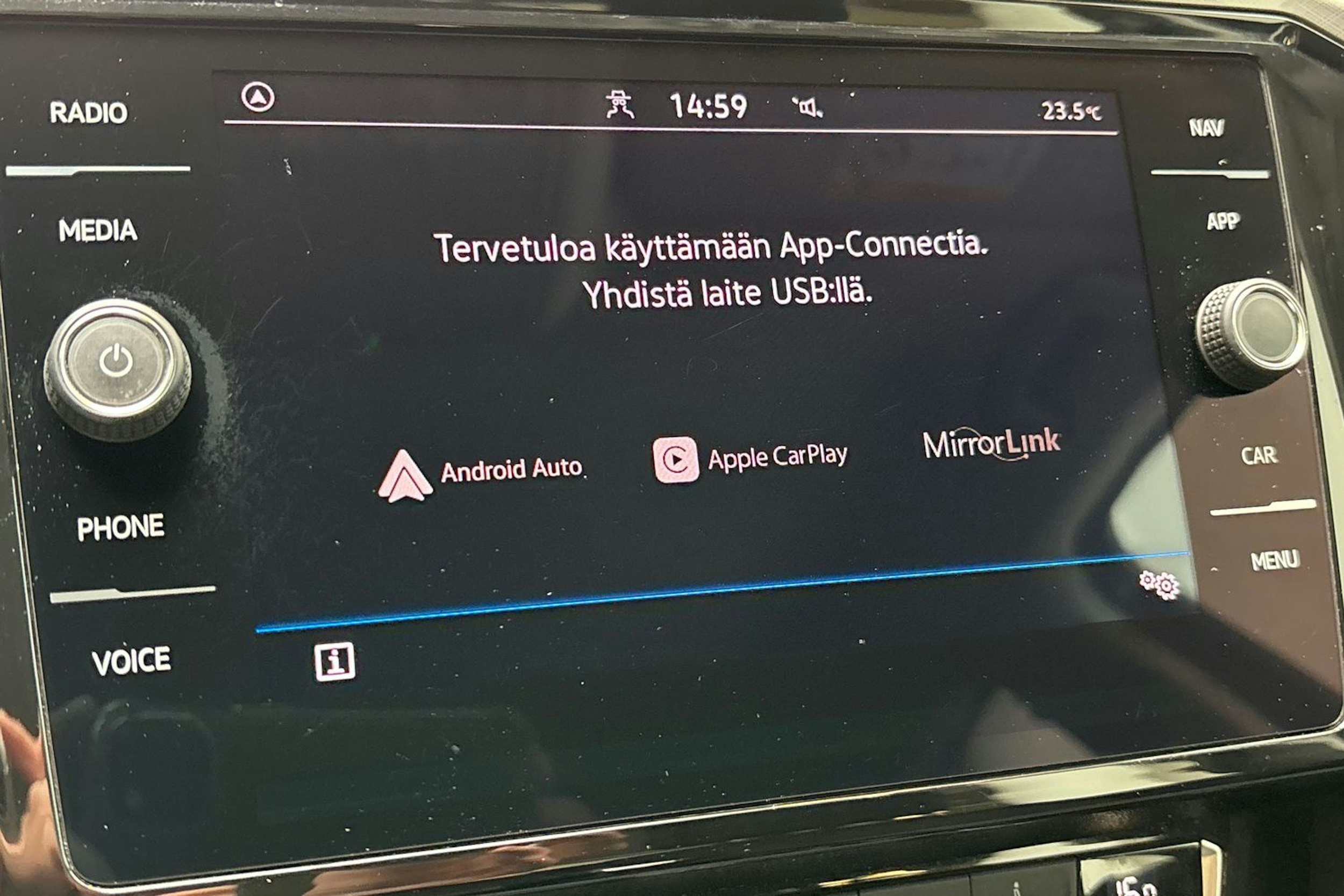 sininen Volkswagen Passat 2020 kuva 26.