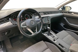 sininen Volkswagen Passat 2020 kuva 8.