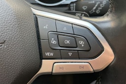 sininen Volkswagen Passat 2020 kuva 17.