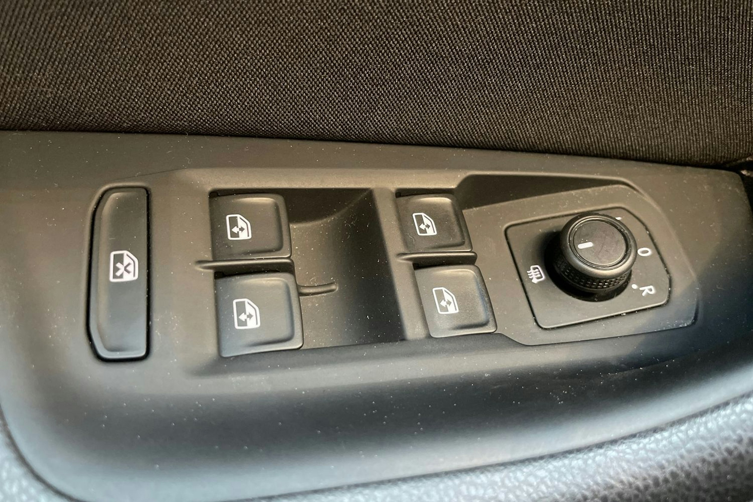 sininen Volkswagen Passat 2020 kuva 19.