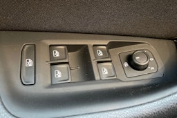 sininen Volkswagen Passat 2020 kuva 19.
