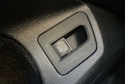 sininen Volkswagen Passat 2020 kuva 20.