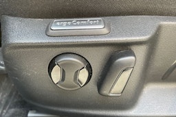 sininen Volkswagen Passat 2020 kuva 21.