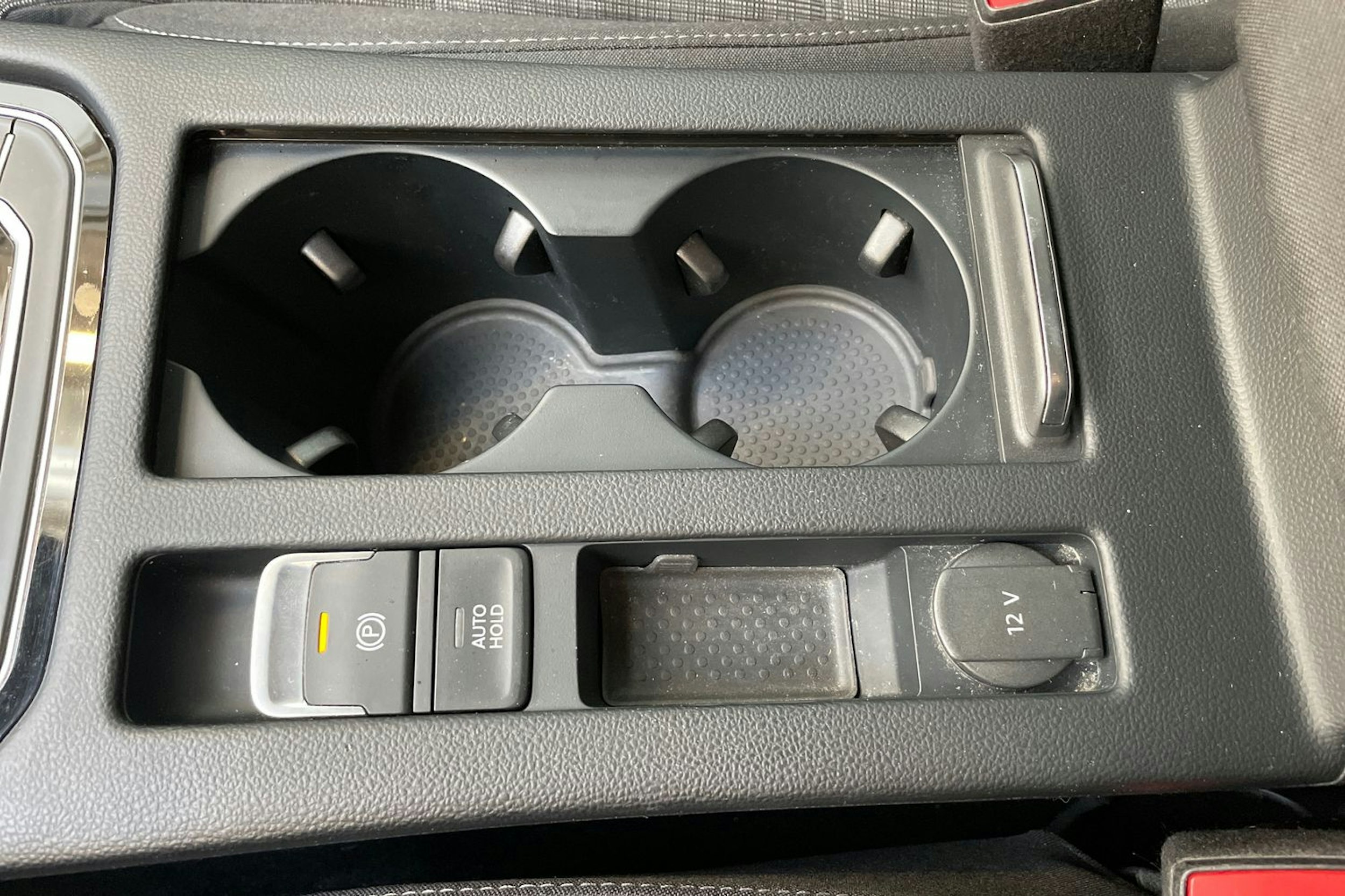 sininen Volkswagen Passat 2020 kuva 27.