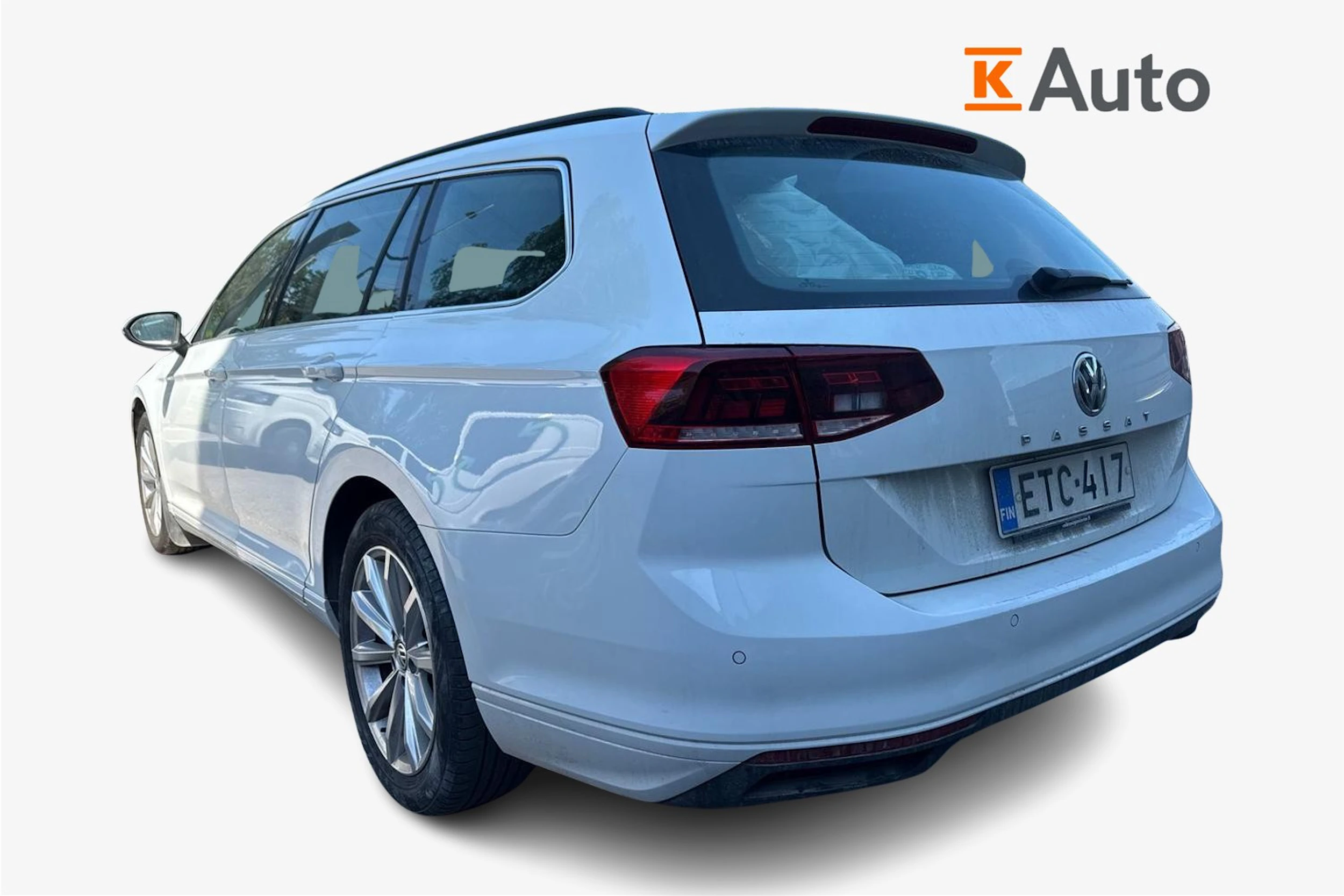 valkoinen Volkswagen Passat 2020 kuva 2.