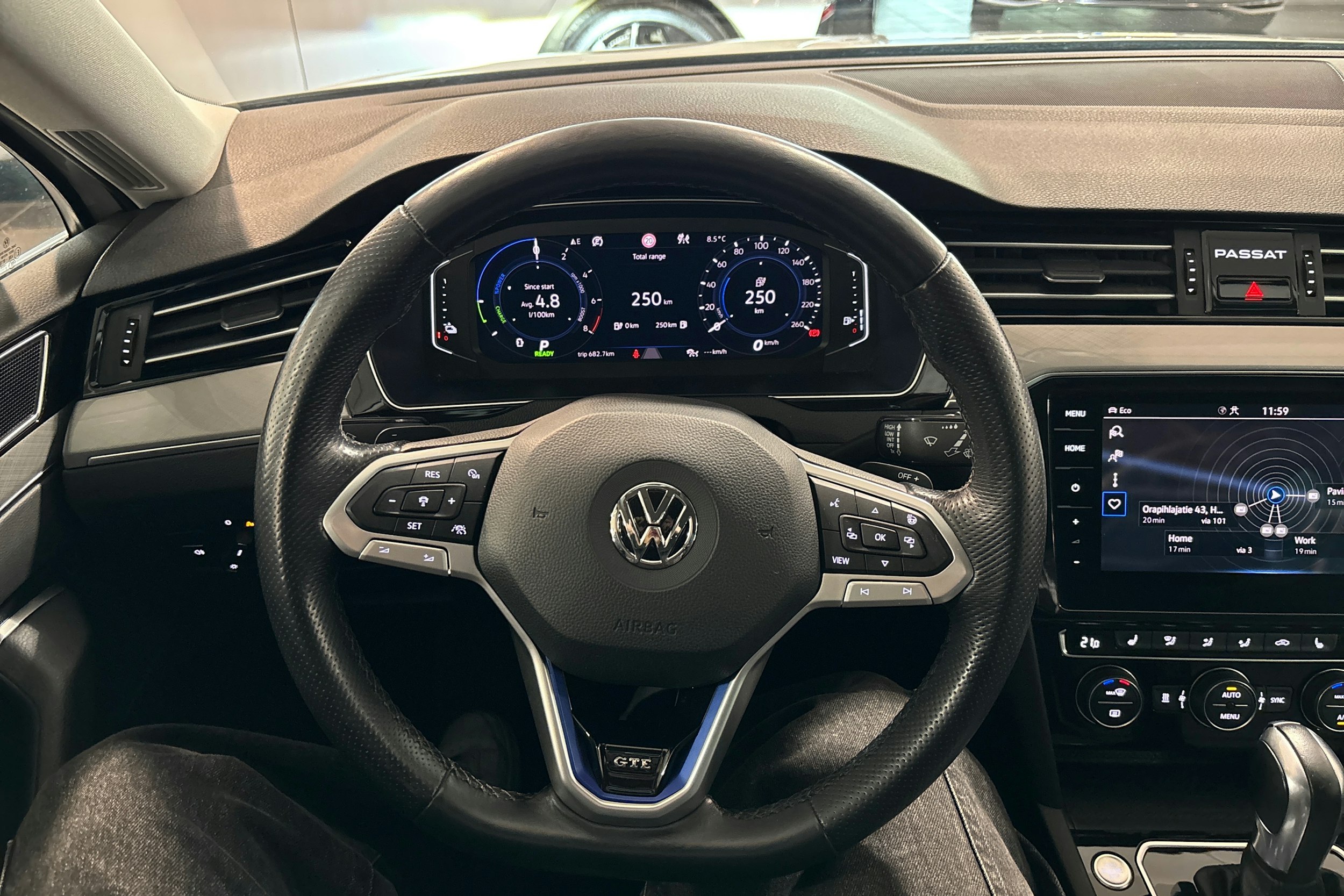 valkoinen Volkswagen Passat 2020 kuva 15.