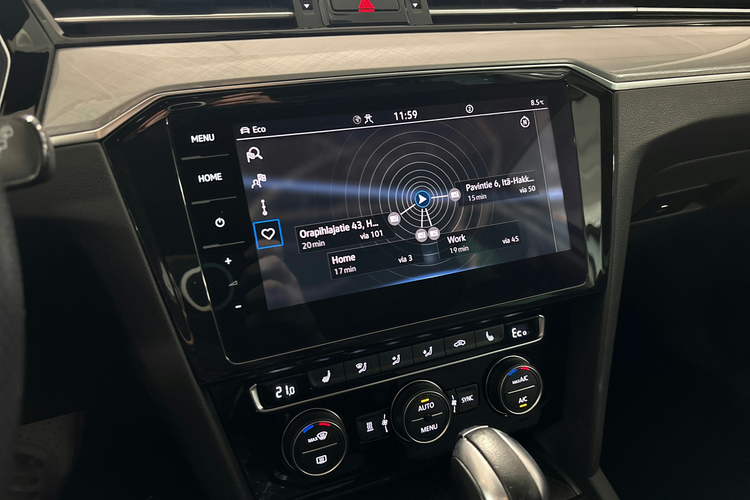 valkoinen Volkswagen Passat 2020 kuva 19.