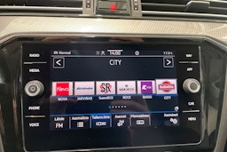 valkoinen Volkswagen Passat 2020 kuva 23.