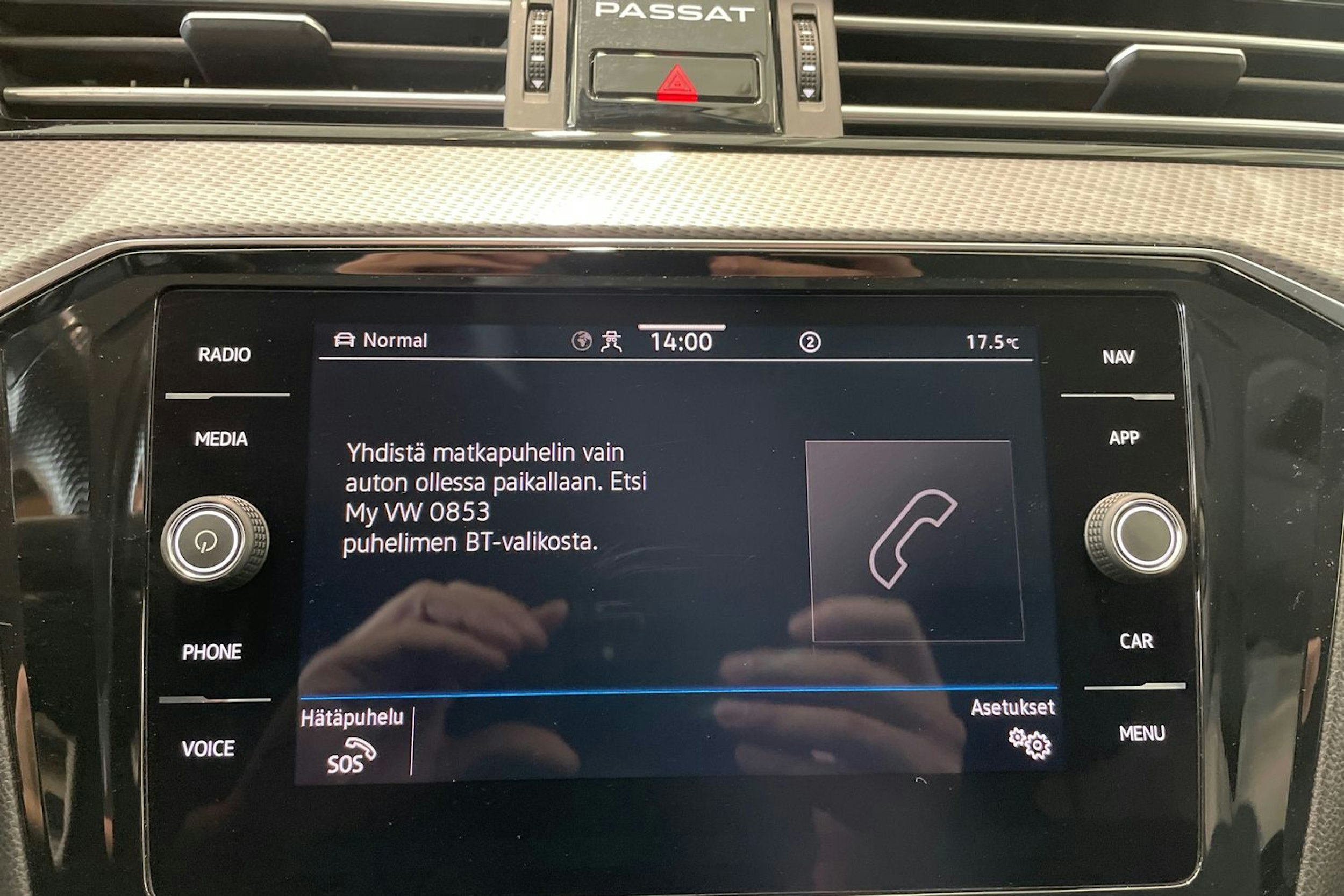 valkoinen Volkswagen Passat 2020 kuva 24.