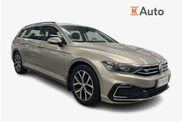 keltainen Volkswagen Passat 2020 kuva 1.