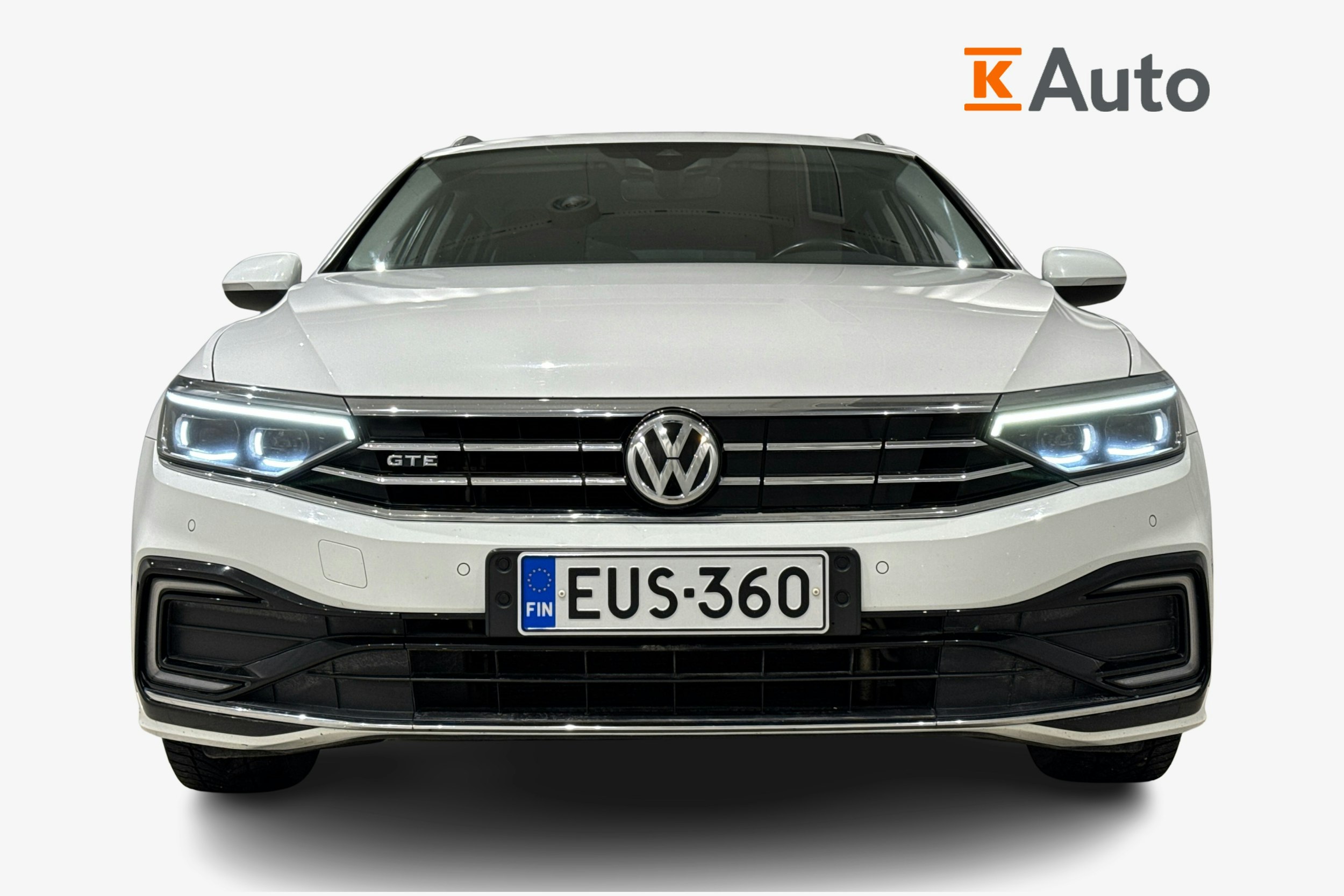 valkoinen Volkswagen Passat 2020 kuva 4.