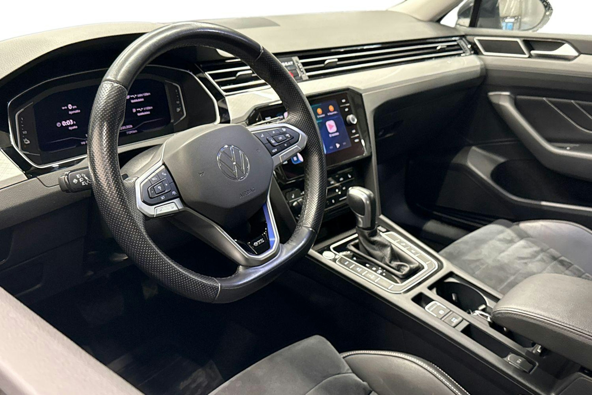 harmaa Volkswagen Passat 2021 kuva 6.