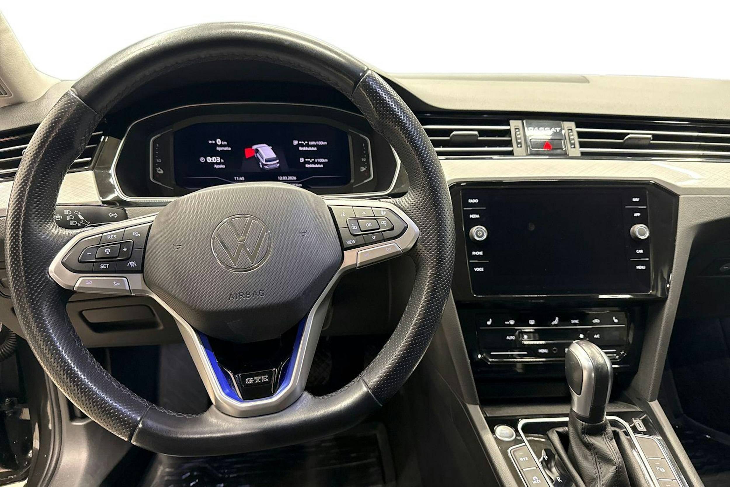 harmaa Volkswagen Passat 2021 kuva 7.