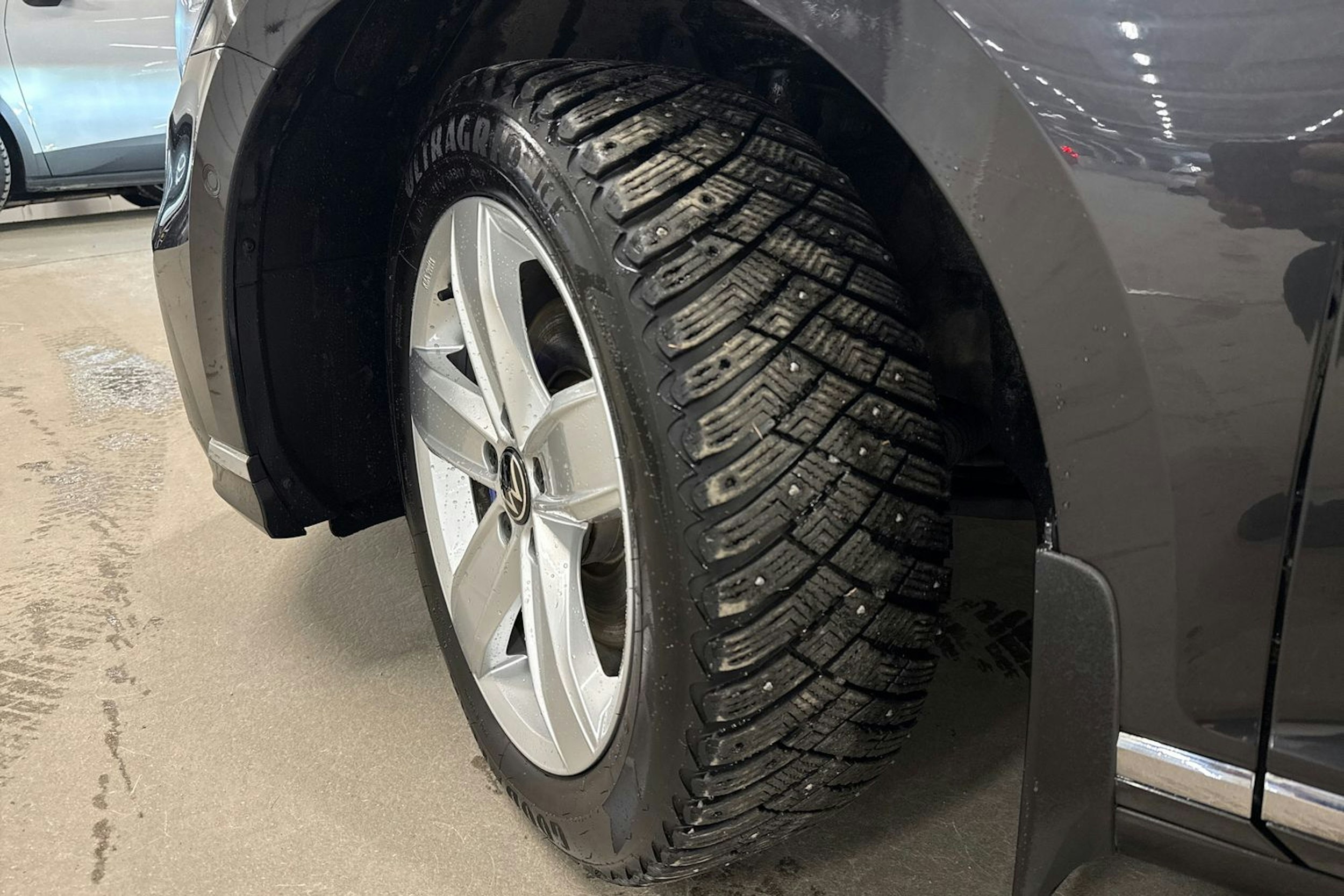 harmaa Volkswagen Passat 2021 kuva 10.