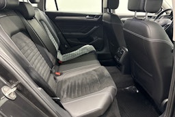 harmaa Volkswagen Passat 2021 kuva 11.