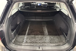 harmaa Volkswagen Passat 2021 kuva 12.