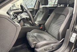 harmaa Volkswagen Passat 2021 kuva 14.