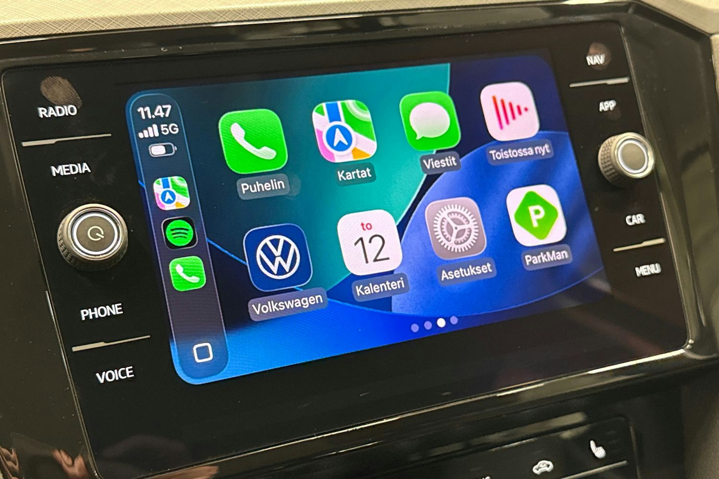 harmaa Volkswagen Passat 2021 kuva 22.