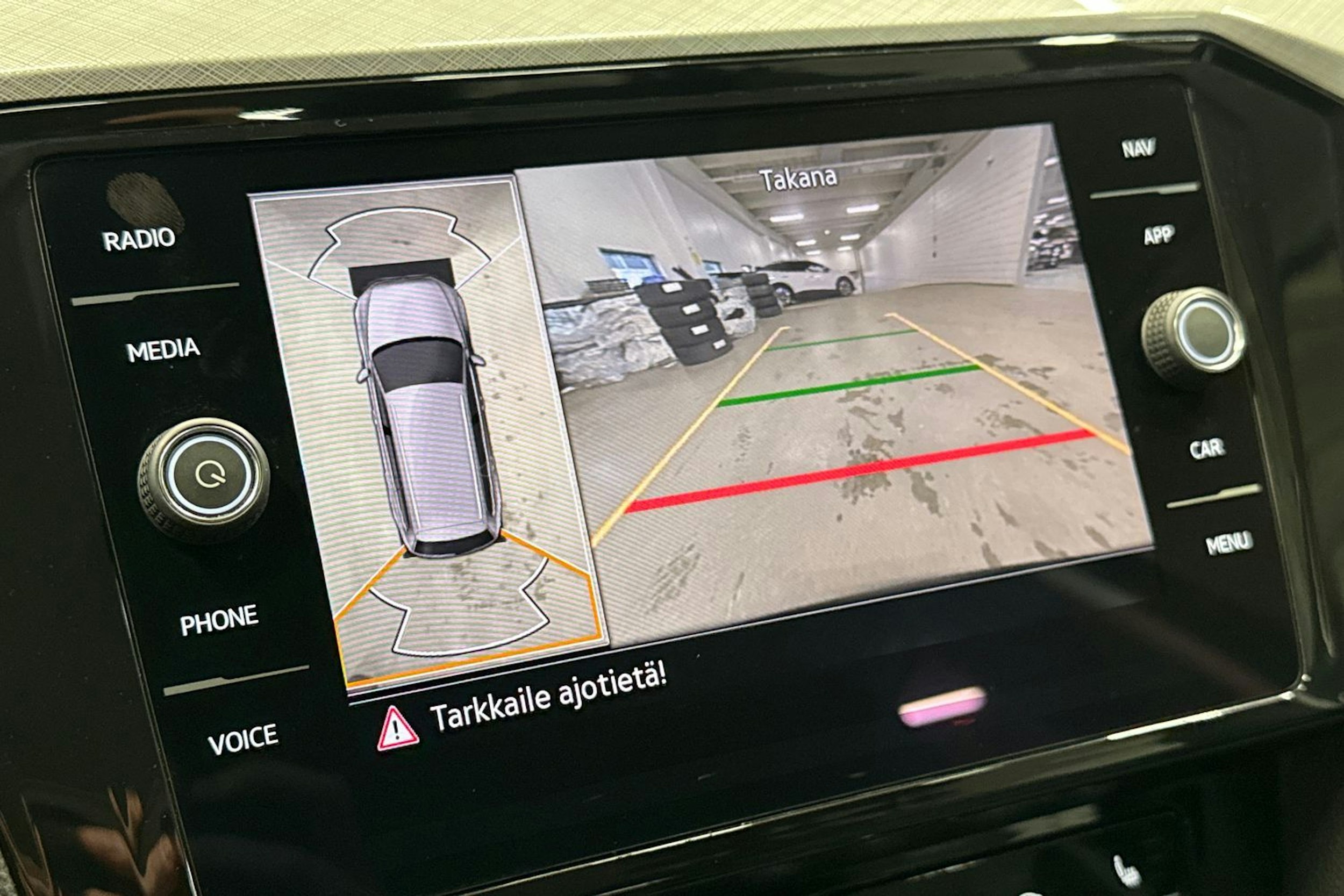 harmaa Volkswagen Passat 2021 kuva 23.