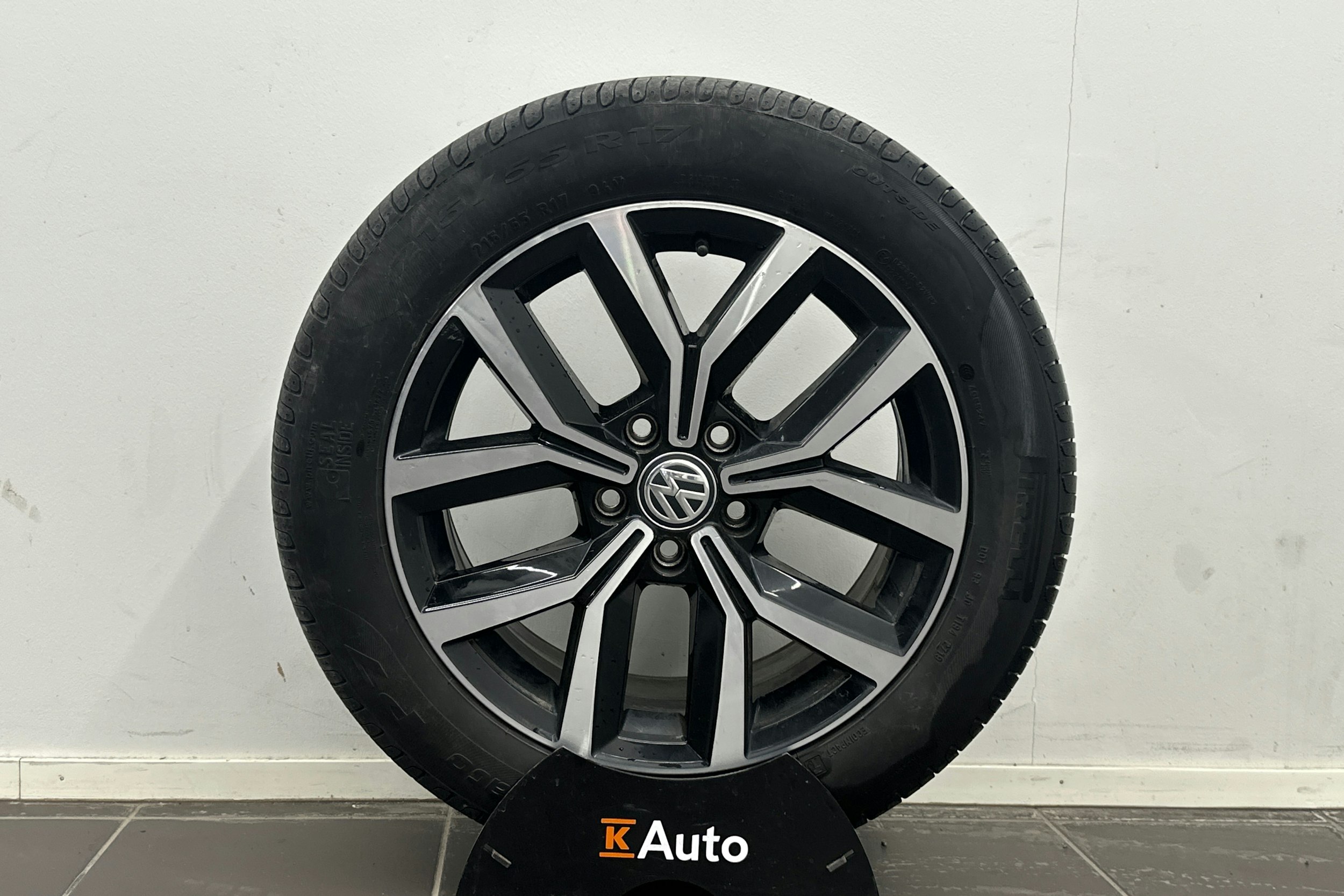 Musta Volkswagen PASSAT 2020 kuva 13.