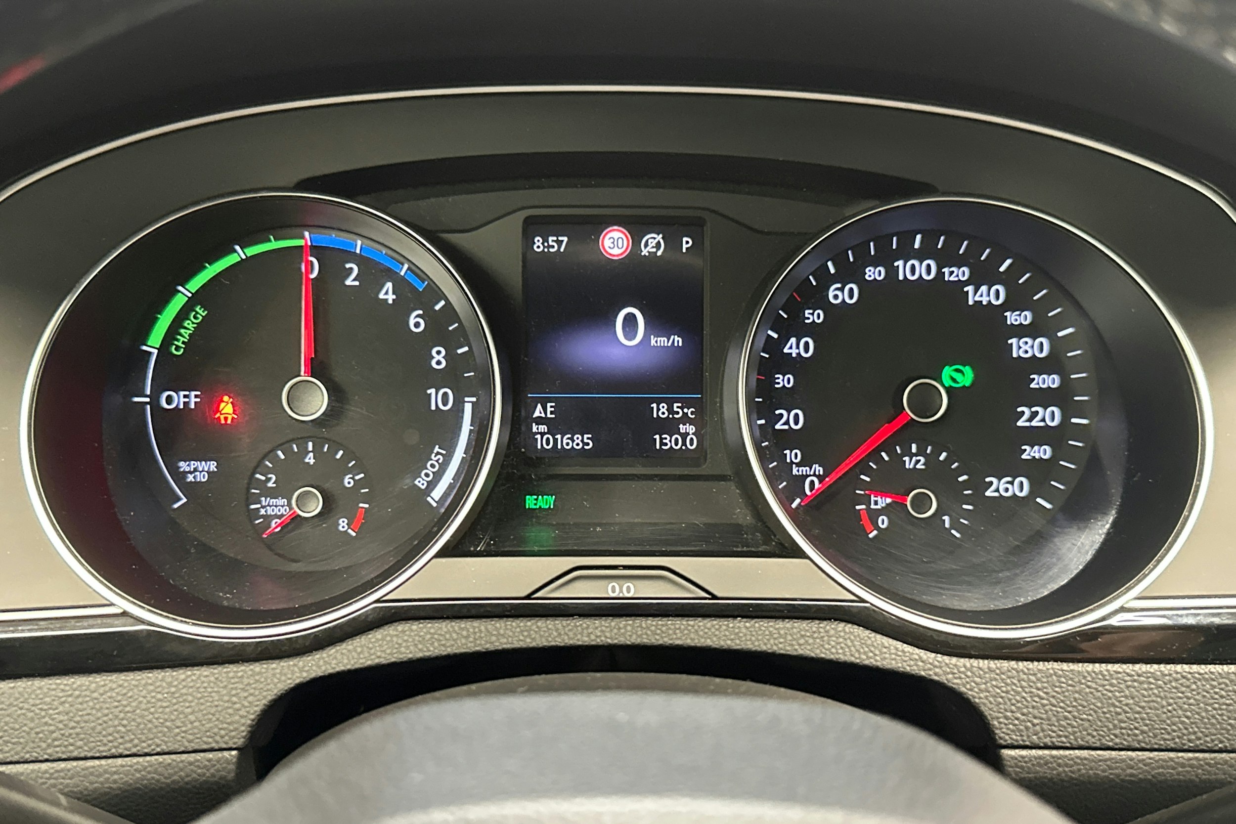 Musta Volkswagen PASSAT 2020 kuva 16.