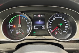 Musta Volkswagen PASSAT 2020 kuva 16.